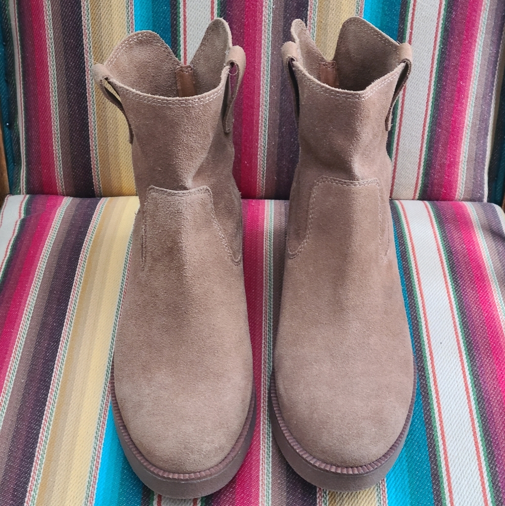 Lucky Brand Women's Tan Suede Ankle Boots